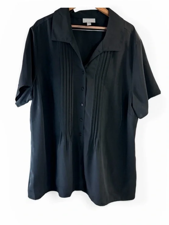 Essentials Black Pintuck Button Down Blouse 2X Plus Size Short Sleeve - Picture 2 of 5